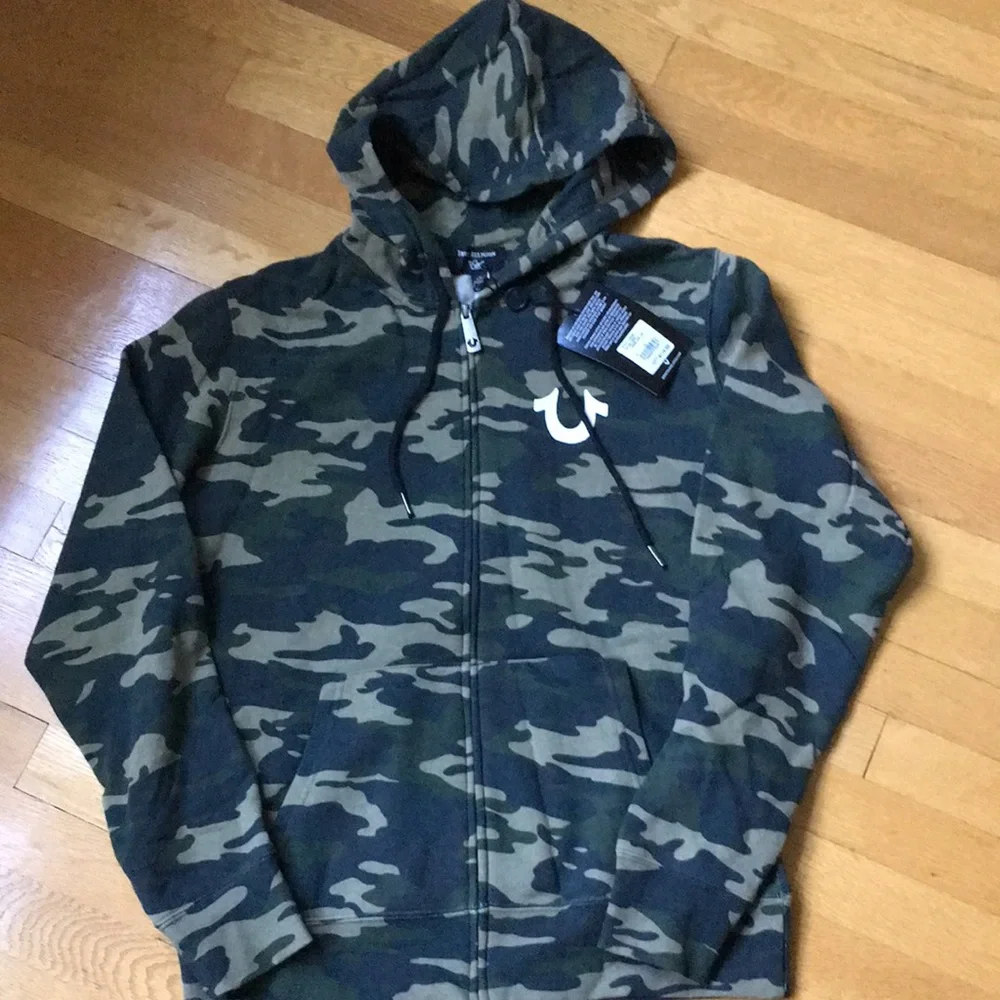 NWT True Religion camo zip up hoodie
